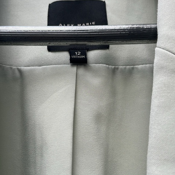 Alex Marie Pastel Green Blazer - Picture 7 of 8